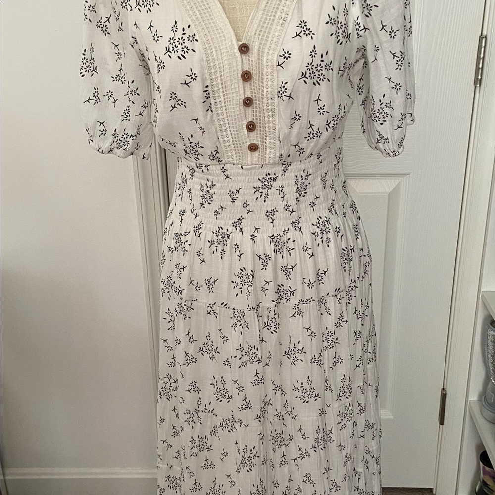 J. Glee Maxi Dress Size M